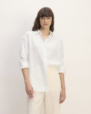 The Boyfriend Shirt in Linen | White